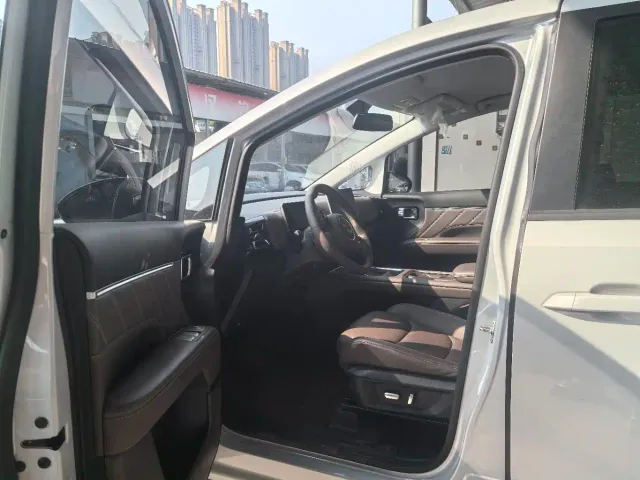 Wuling Starlight 730 — Фото автомобиля 10