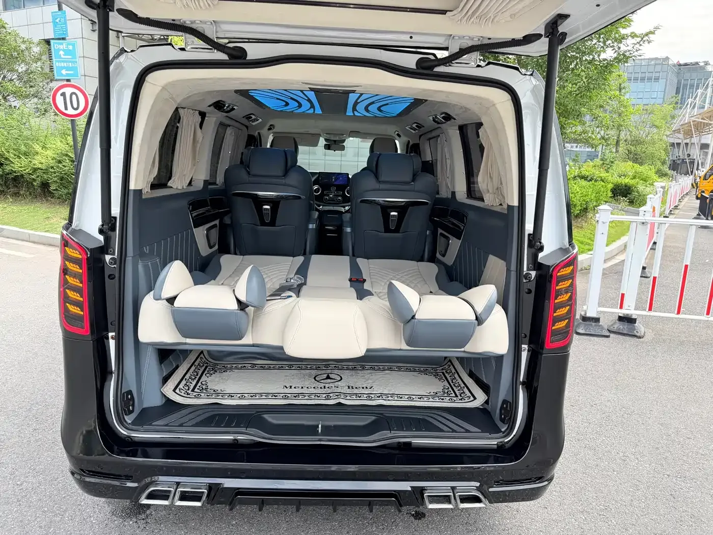 Mercedes-Benz Vito 2021 2.0T Business Edition 7-seater — Фото автомобиля 11