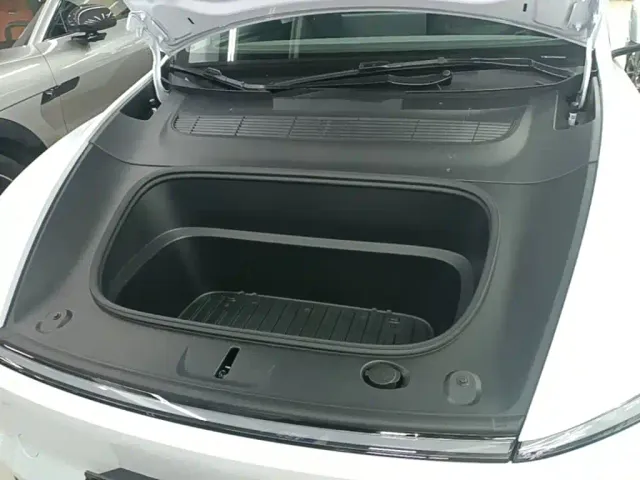 Tesla Model Y — Фото автомобиля 19