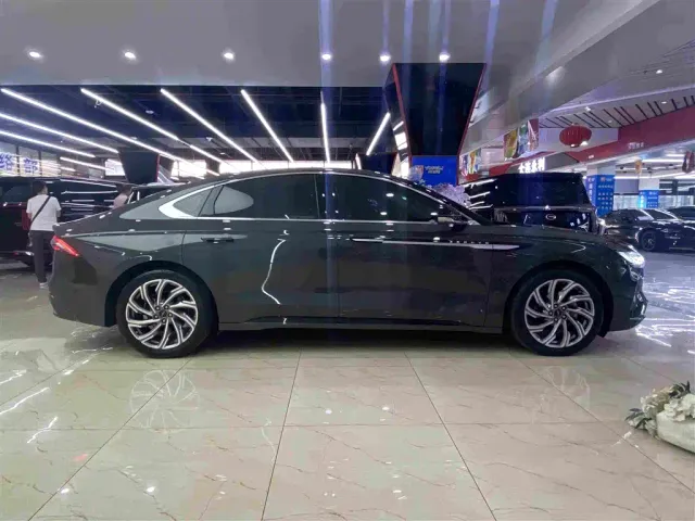 Lincoln Z — Фото автомобиля 14