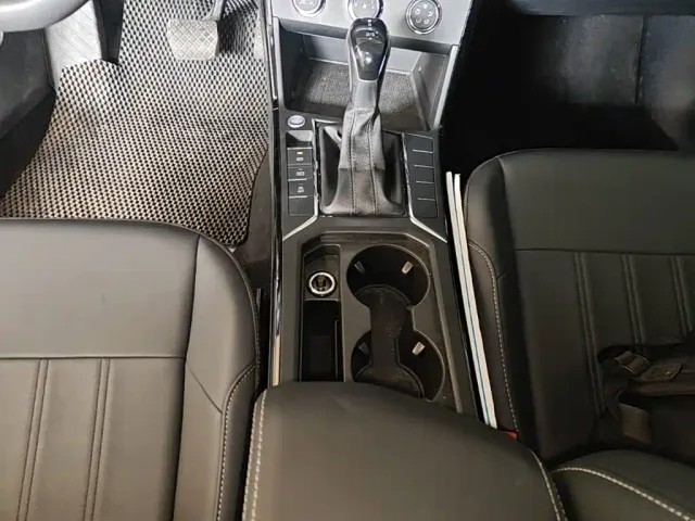 Volkswagen Passat — Фото автомобиля 13