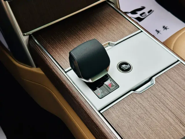 Land Rover Range Rover — Фото автомобиля 10