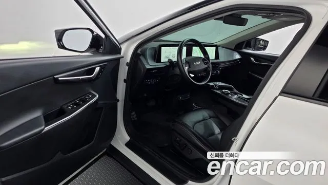 Kia EV6 — Фото автомобиля 10