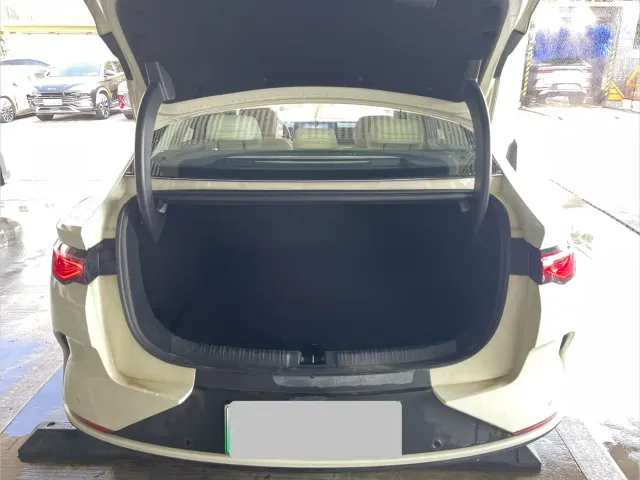 BYD Qin L — Фото автомобиля 14