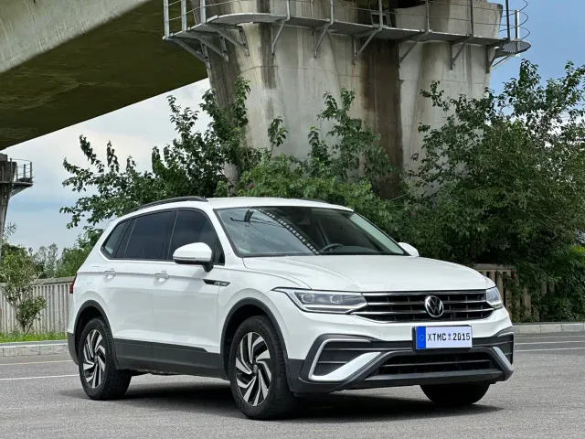 Volkswagen Tiguan L — Фото автомобиля 3
