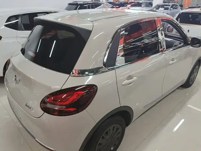 Wuling Bingo — Фото автомобиля 6