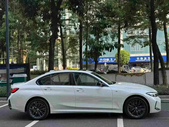 BMW 3 Series — Фото автомобиля 4