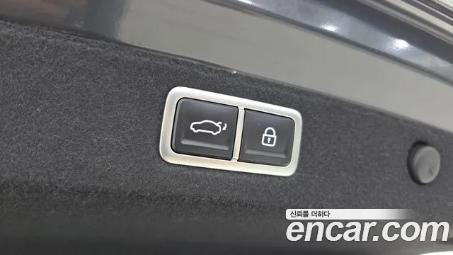 Hyundai Grandeur Grandeur (GN7) 2.5 Бензин 2WD — Фото автомобиля 20