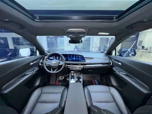 Cadillac XT4 — Фото автомобиля 9