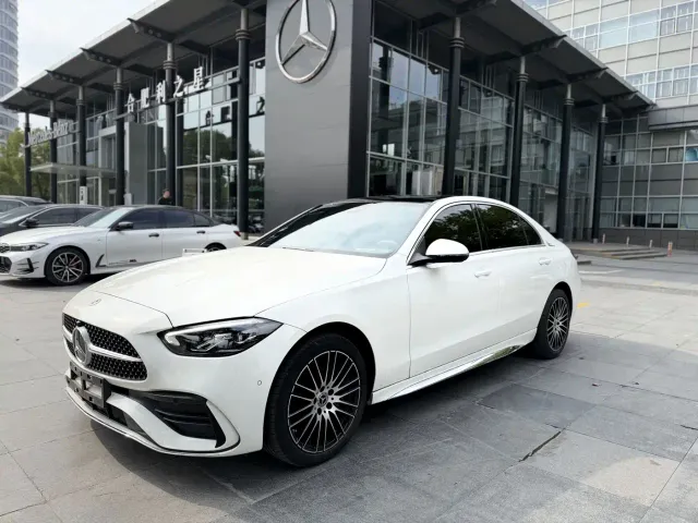 Фотография автомобиля — Mercedes-Benz C-Class