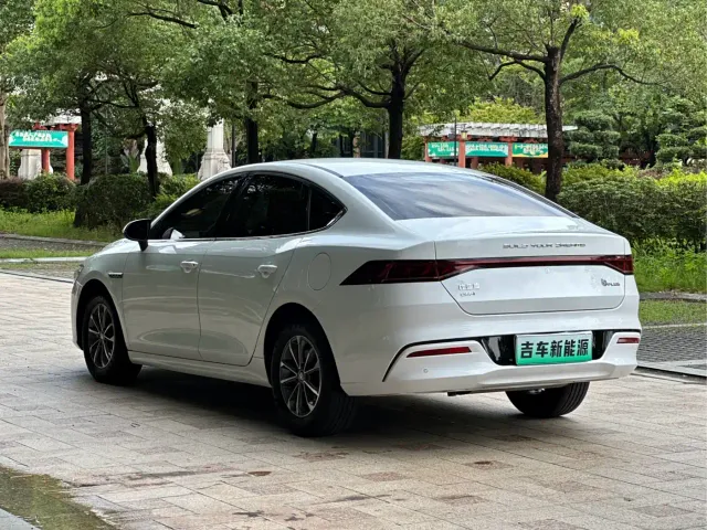 BYD Qin PLUS — Фото автомобиля 6