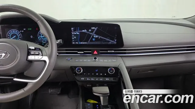 Hyundai AVANTE Avante (CN7) — Фото автомобиля 14