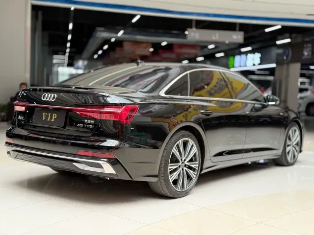 Audi A6L — Фото автомобиля 9