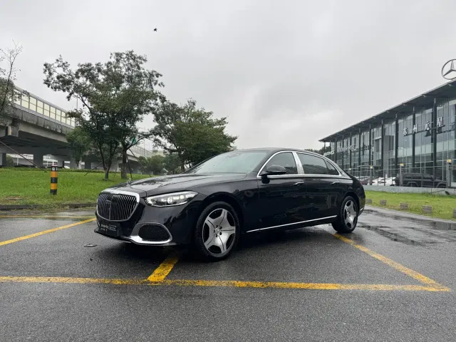 Фотография автомобиля — Mercedes-Benz Maybach S-Class