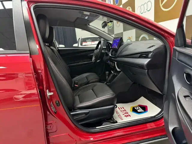 Toyota YARiS L Zhi Xuan 2022 1.5L CVT Luxury PLUS Edition — Фото автомобиля 10