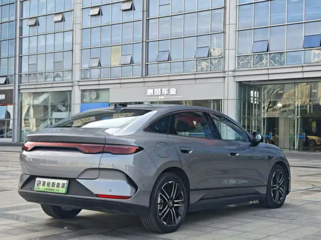 BYD Qin L — Фото автомобиля 4