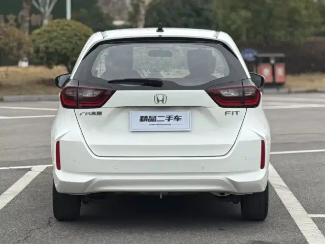 Honda Fit — Фото автомобиля 8