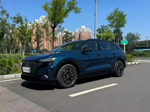 Audi Q5 e-tron — Фото автомобиля 2