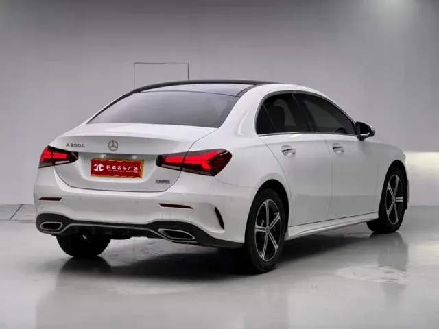 Mercedes-Benz A-Class — Фото автомобиля 3