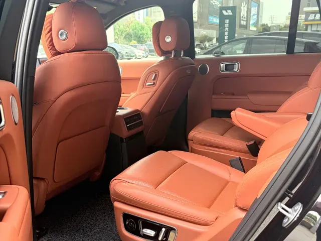 Li Auto L9 — Фото автомобиля 5