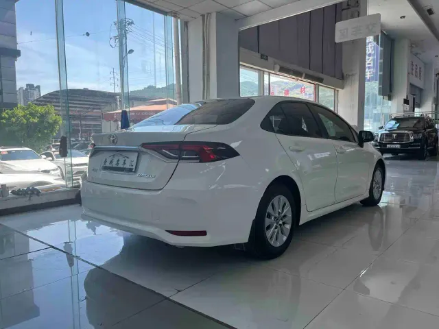 Toyota Corolla — Фото автомобиля 5