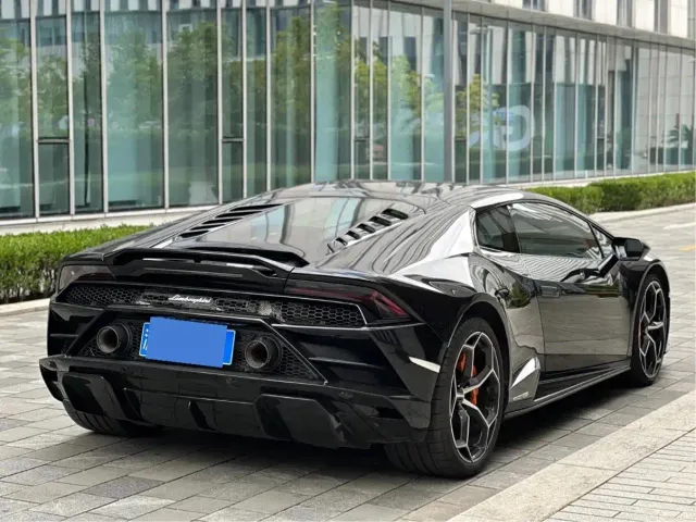 Lamborghini Huracan — Фото автомобиля 3