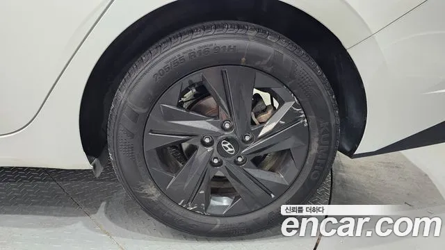 Hyundai AVANTE Avante (CN7) — Фото автомобиля 21