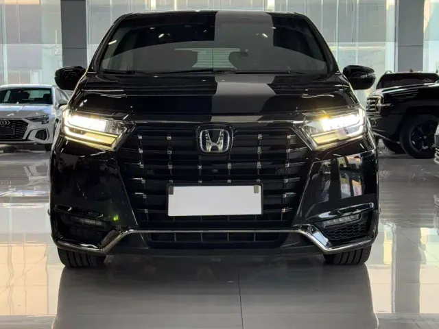Honda Elysion — Фото автомобиля 2