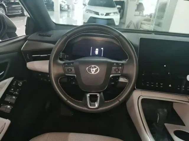 Toyota Avalon — Фото автомобиля 10