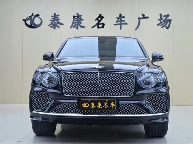 Bentley Bentayga — Фото автомобиля 2
