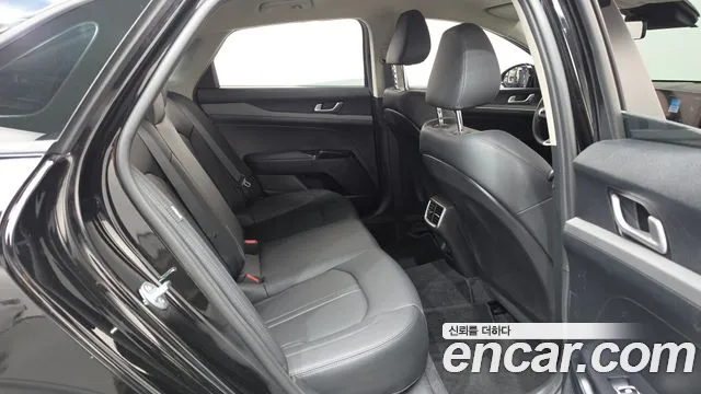 Kia K5 Новый K5 3 поколение 2.0 LPi(Для проката) — Фото автомобиля 9
