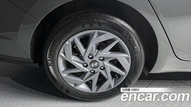 Hyundai Avante CN7 — Фото автомобиля 5
