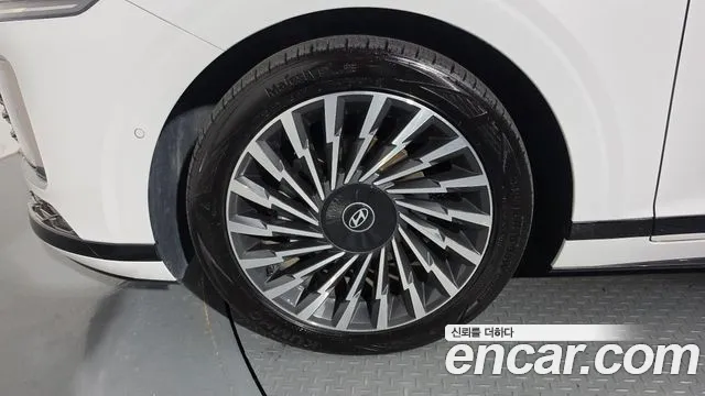 Hyundai Grandeur GN7 — Фото автомобиля 4
