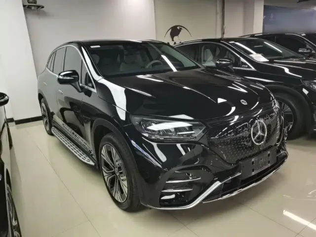 Mercedes-Benz EQE SUV — Фото автомобиля 3