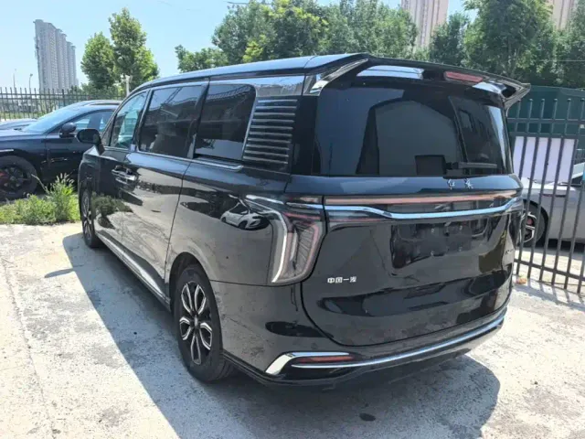 Hongqi HQ9 — Фото автомобиля 22