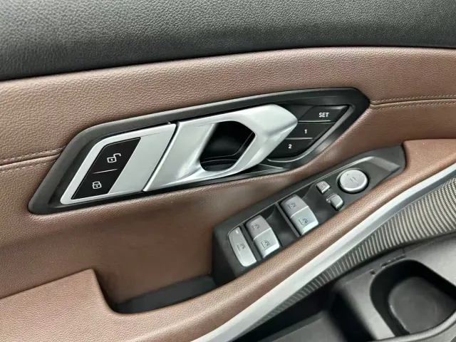 BMW 3 Series — Фото автомобиля 10