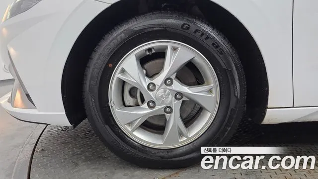 Hyundai AVANTE Avante (CN7) — Фото автомобиля 5