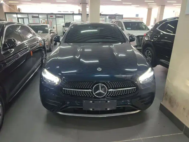 Mercedes-Benz E-Class — Фото автомобиля 2