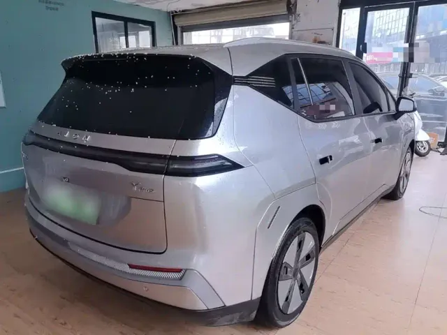 GAC Aion Y — Фото автомобиля 6