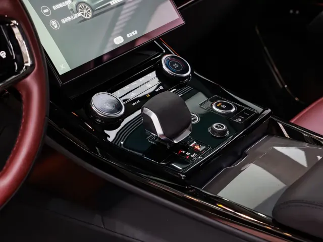 Land Rover Range Rover Sport — Фото автомобиля 19