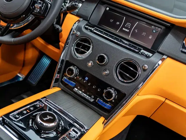 Rolls-Royce Cullinan — Фото автомобиля 25