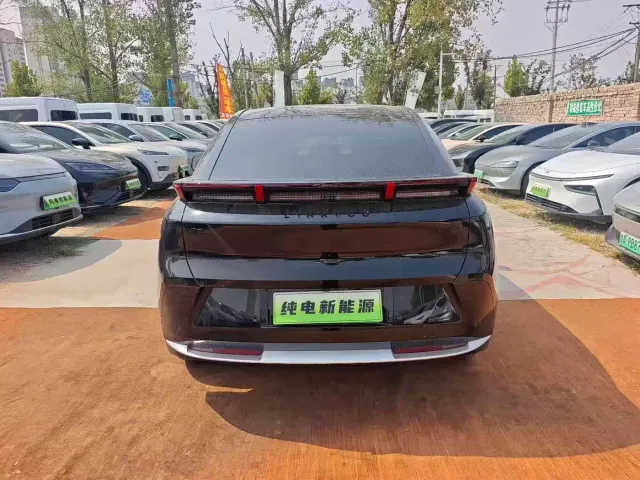 Lynk & Co Z20 — Фото автомобиля 8