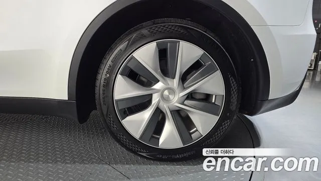 Tesla Model Y Модель Y — Фото автомобиля 5