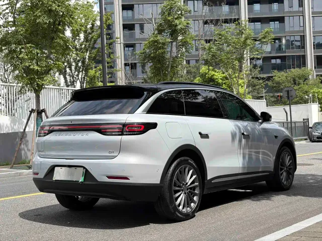 Leapmotor C11 — Фото автомобиля 15