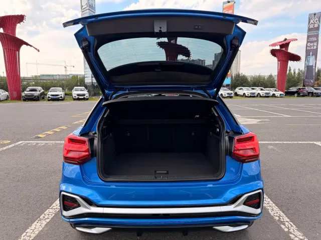 Audi Q2L — Фото автомобиля 16