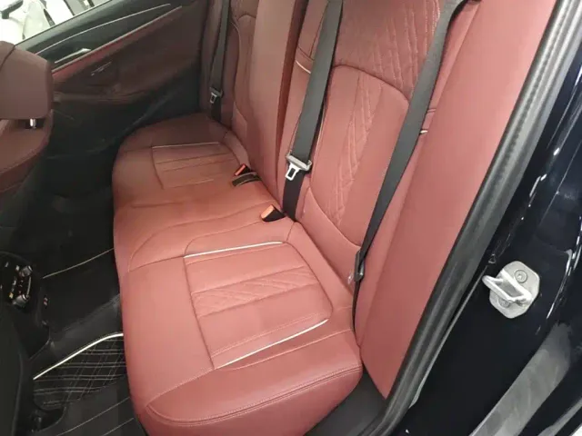 BMW 5 Series — Фото автомобиля 16