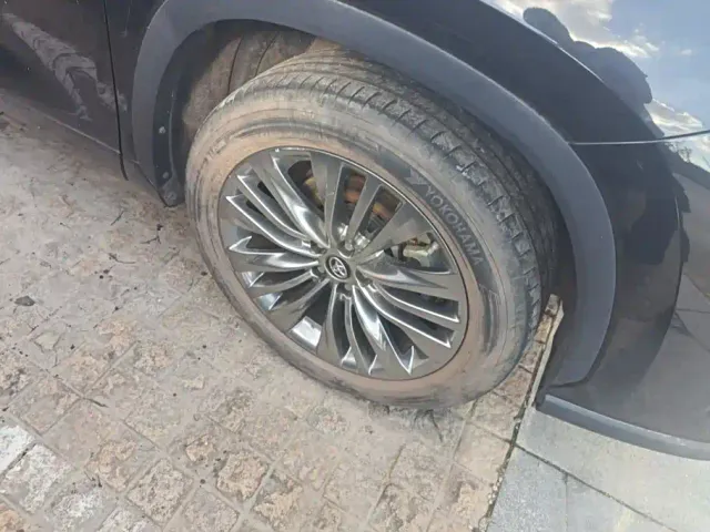Toyota Highlander — Фото автомобиля 6