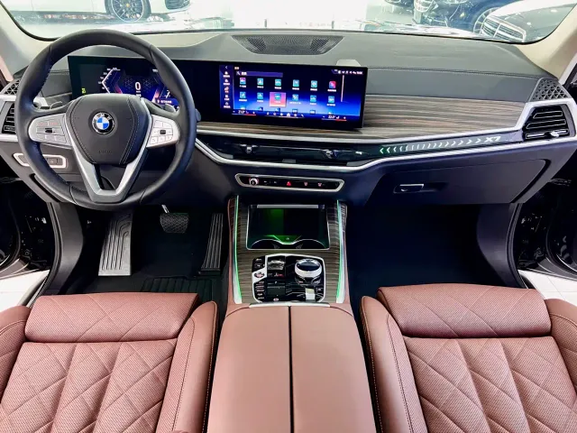 BMW X7 — Фото автомобиля 9