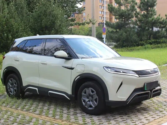 BYD Yuan UP — Фото автомобиля 3