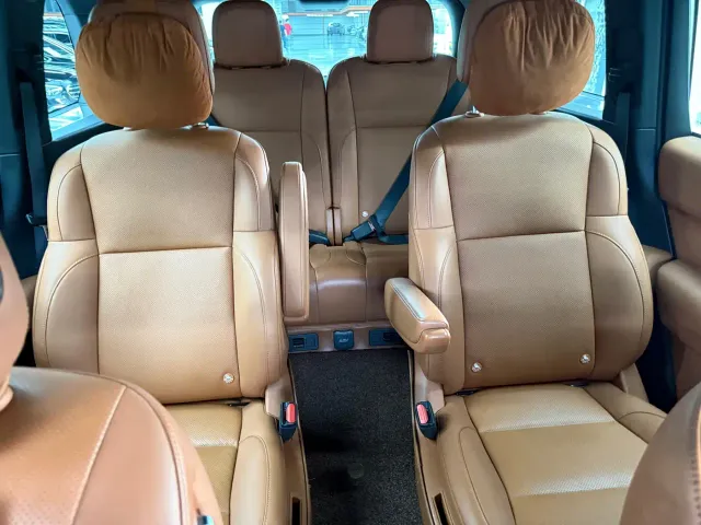 Li Auto L8 — Фото автомобиля 12